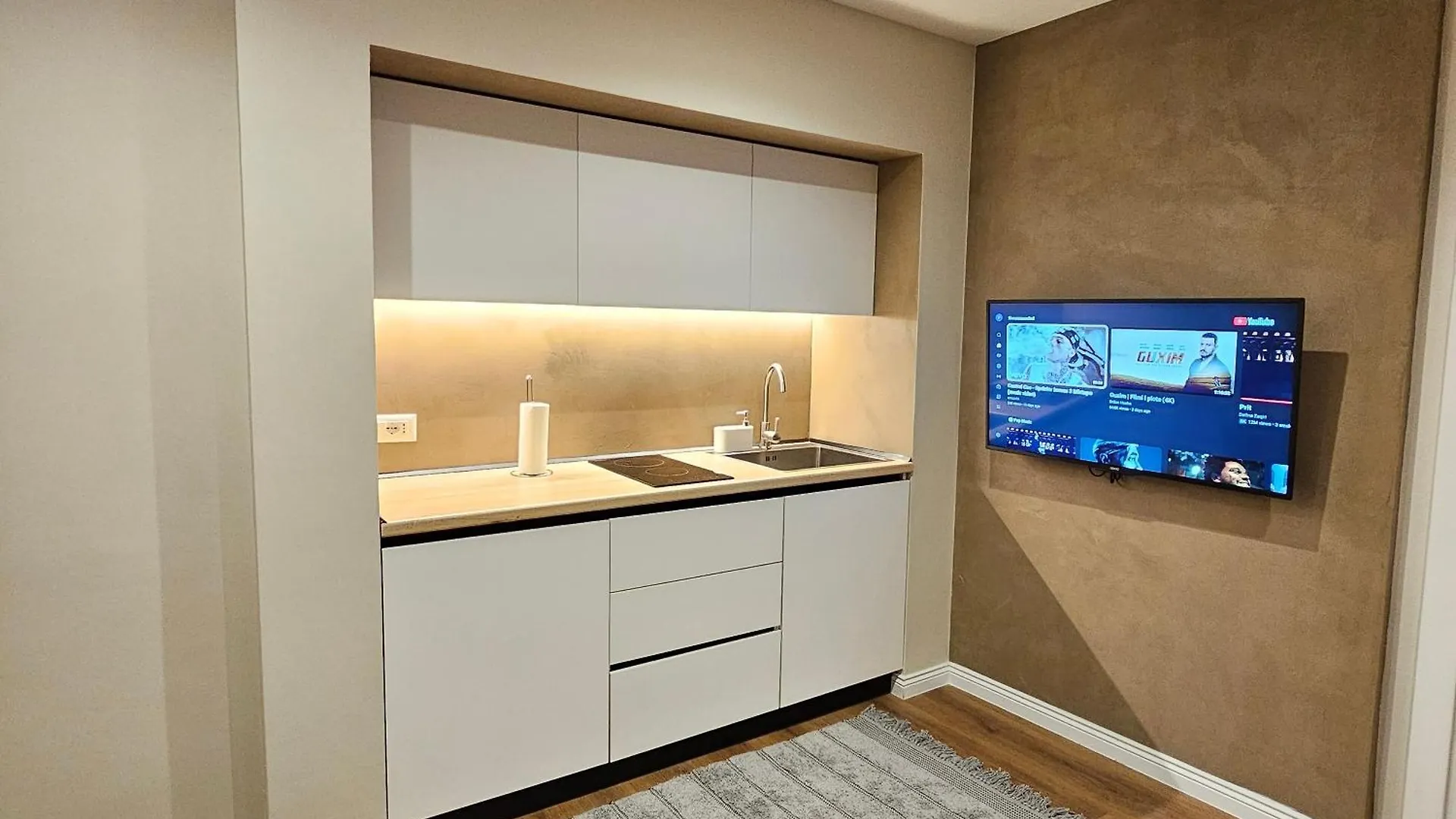 Tirana Center Piazza In Deluxe Apartment